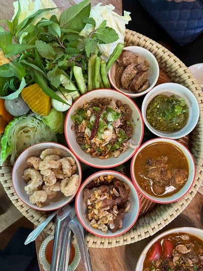 ขันโตกใหญ่