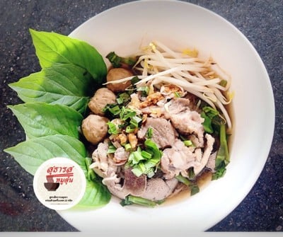 ก๋วยเตี๋ยวหมูตุ๋น