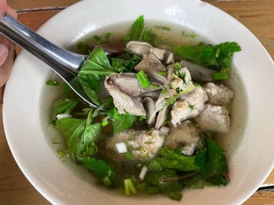 เมนูของร้าน ปายรักษ์ต้มเลือดหมู