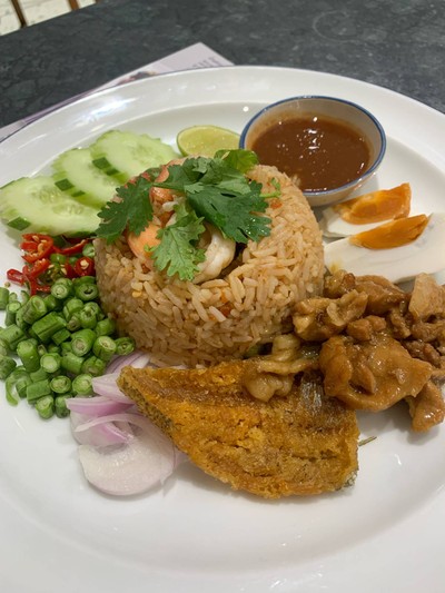 ข้าวผัดน้ำพริกกุ้งสด