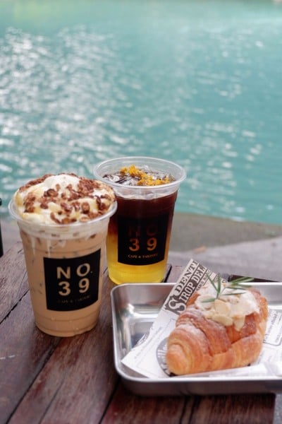 อาหาร หรือ เครื่องดื่ม