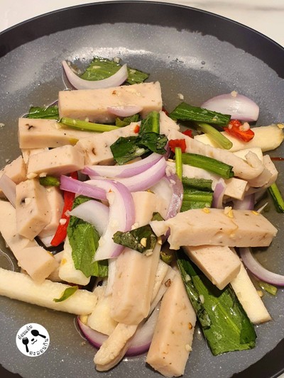 ยำไก่ยอ