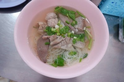 โจ๊ก 3 ชั้น เกาเหลาเลือดหมู