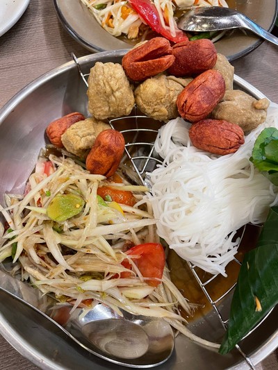ตำถาดลูกชิ้นทอด