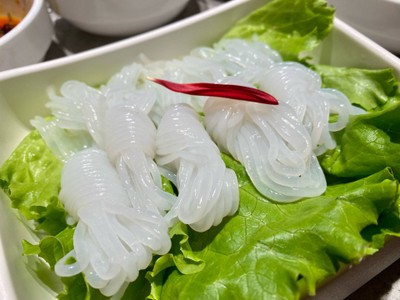 เส้นบุก