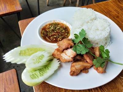 ข้าวหมูทอดเบรคแตก