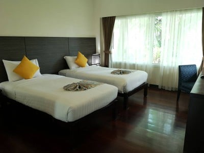 บ้านอัมพวารีสอร์ทแอนด์สปา