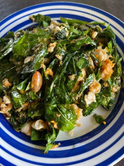 ใบเหลียงผัดไข่