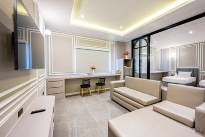 Grand Bangsaray Hotel