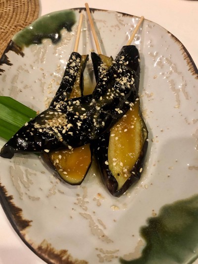 มะเขือทอดราดน้ำจิ้มหวานโรยงา ชุดปลาดิบรวม อาหารชุดของทางร้าน