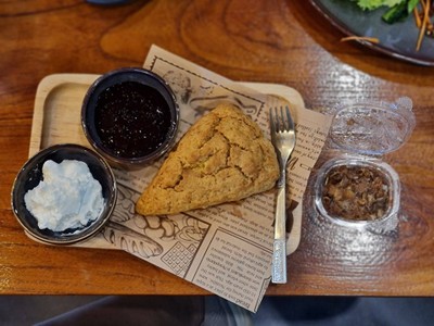 Giant scone