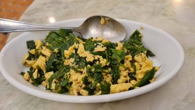 ใบเหลียงผัดไข่