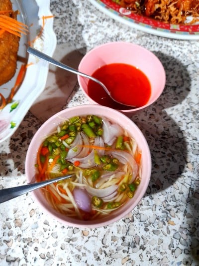 อาหาร หรือ เครื่องดื่ม