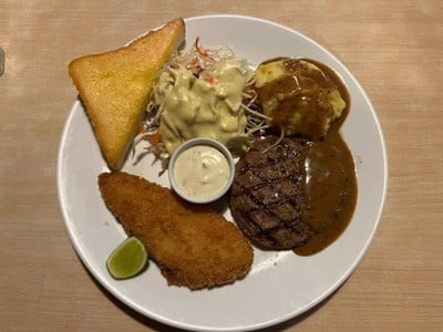 สเต็กเนื้อบด + สเต็กปลาทอด