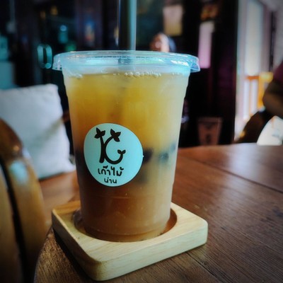 ชาพีชใส่บุก