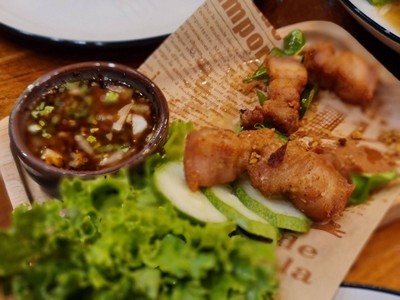 หมูสามชั้นทอดน้ำปลา