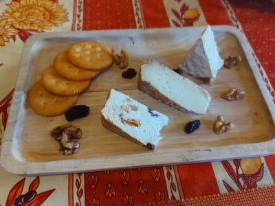 อาหาร หรือ เครื่องดื่ม