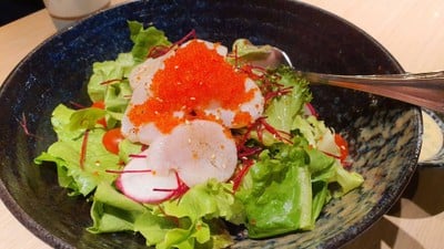 Spicy Hotate Salad  สลัดสไปซี่หอยเชลล์ย่าง