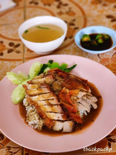 ข้าวหน้าเป็ดย่าง-หมูกรอบ