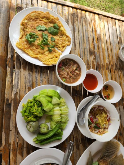อาหาร หรือ เครื่องดื่ม