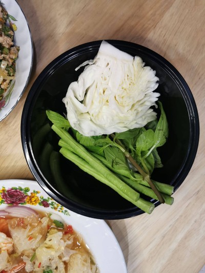 อาหาร หรือ เครื่องดื่ม