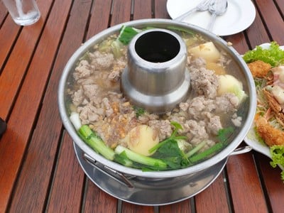 ต้มจืดสาหร่ายเต้าหู้หมูสับ