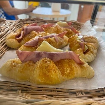 เทมส์ Thames x เฉื่อยKitchen หลังโรงเรียนอนุบาลวัดพระพุทธบาท