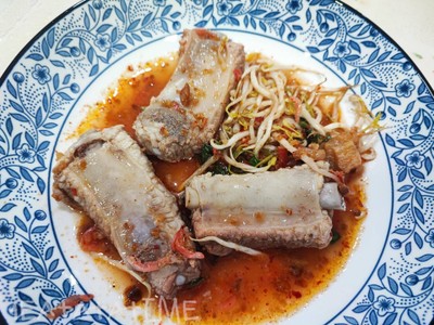 เกาเหลาต้มยำซี่โครงหมู