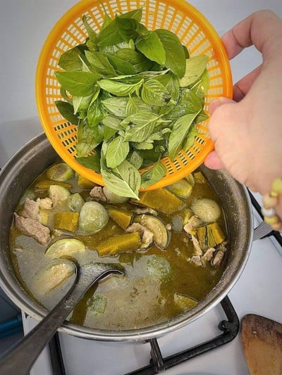 วิธีทำ แกงเขียวหวานหมูใส่ฟักทอง วิธีทำ แกงเขียวหวานหมูใส่ฟักทอง
