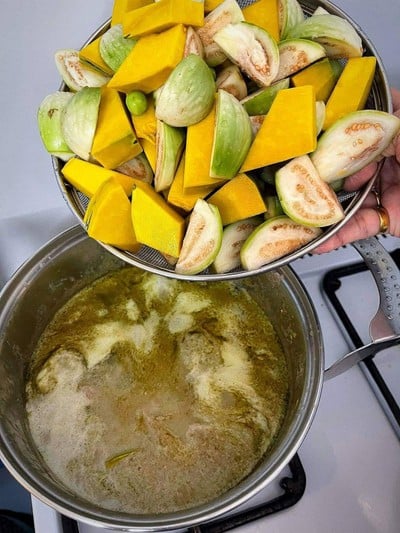 วิธีทำ แกงเขียวหวานหมูใส่ฟักทอง วิธีทำ แกงเขียวหวานหมูใส่ฟักทอง