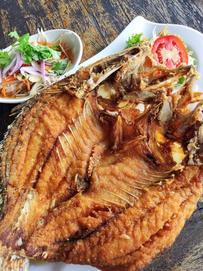 ปลากะพงทอดน้ำปลา
