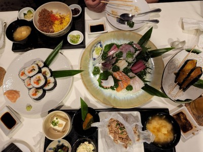 อาหาร หรือ เครื่องดื่ม