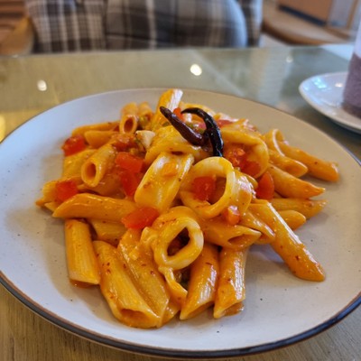 หมึกไข่เค็มเส้นpenne