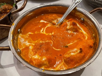 Butter Chicken ไก่ตุ๋นในครีมฟีนูกรักและเกรวี่มะเขือเทศเข้มข้น