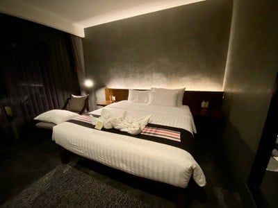 โรงแรมนายญ่า