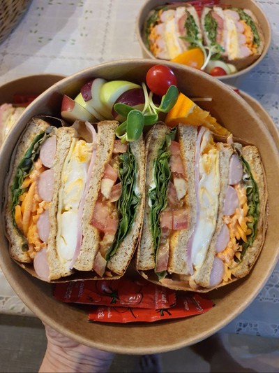 อาหาร หรือ เครื่องดื่ม