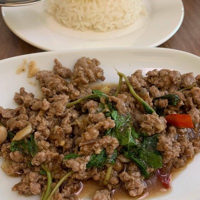 กะเพราเนื้อบด