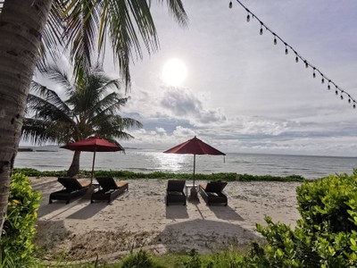 สระว่ายน้ำ/ชายหาด