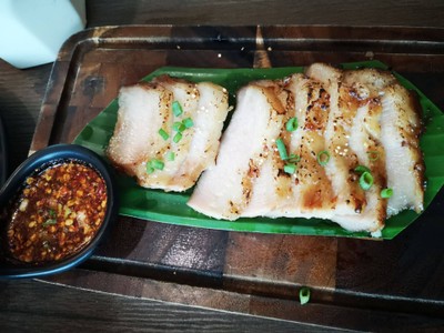 คอหมูย่าง