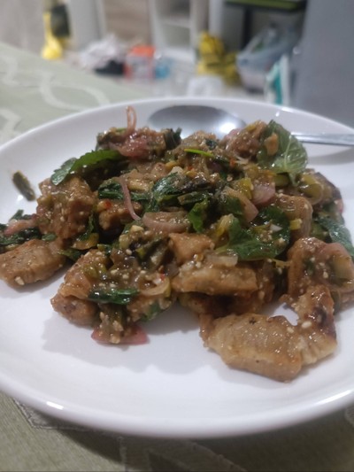 น้ำตกหมู 🐷