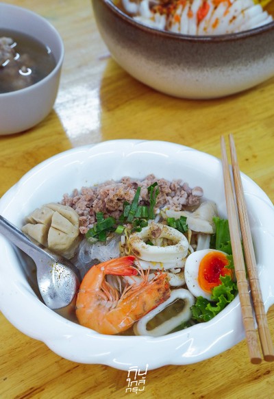 เตี๋ยวต้มยำจัมโบ้ เจ๊.ขวัญ