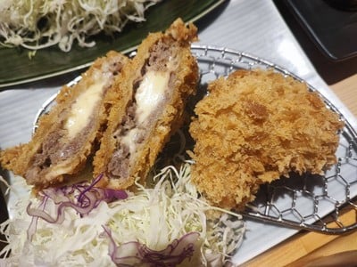 เนื้อหมูบดสอดไส้ชีส