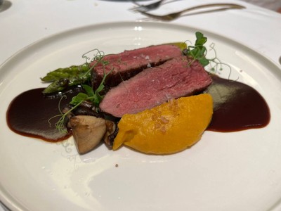 Iberico tenderloin red wine sauce