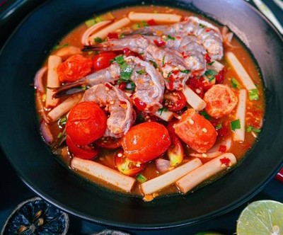 ยำไหลบัวกุ้งสดไข่แดงเค็ม