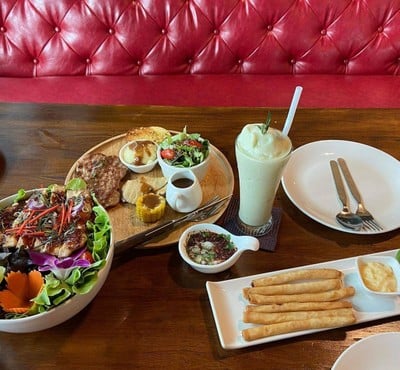 ลิตเติ้ลลอฟท์ คาเฟ่ แอนด์ ฟาร์ม สลัด สด กรอบ อร่อยมาก สำนักงานใหญ่