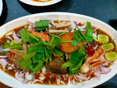 อาหาร หรือ เครื่องดื่ม