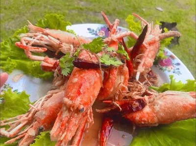 กุ้งแม่น้ำราดซอสมะขาม