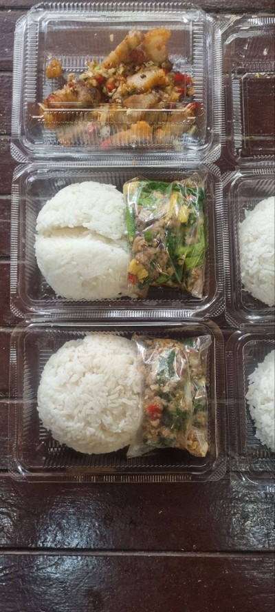 กระเพราหมูสับแห้งๆ