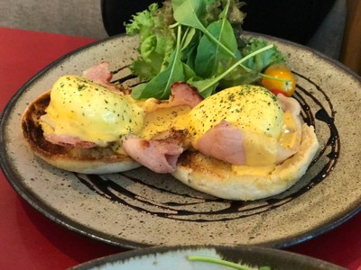 Eggs Benedict with back bacon