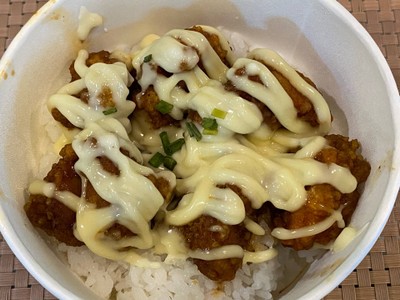 ข้าวไก่ทอดสไปซี่มาโย